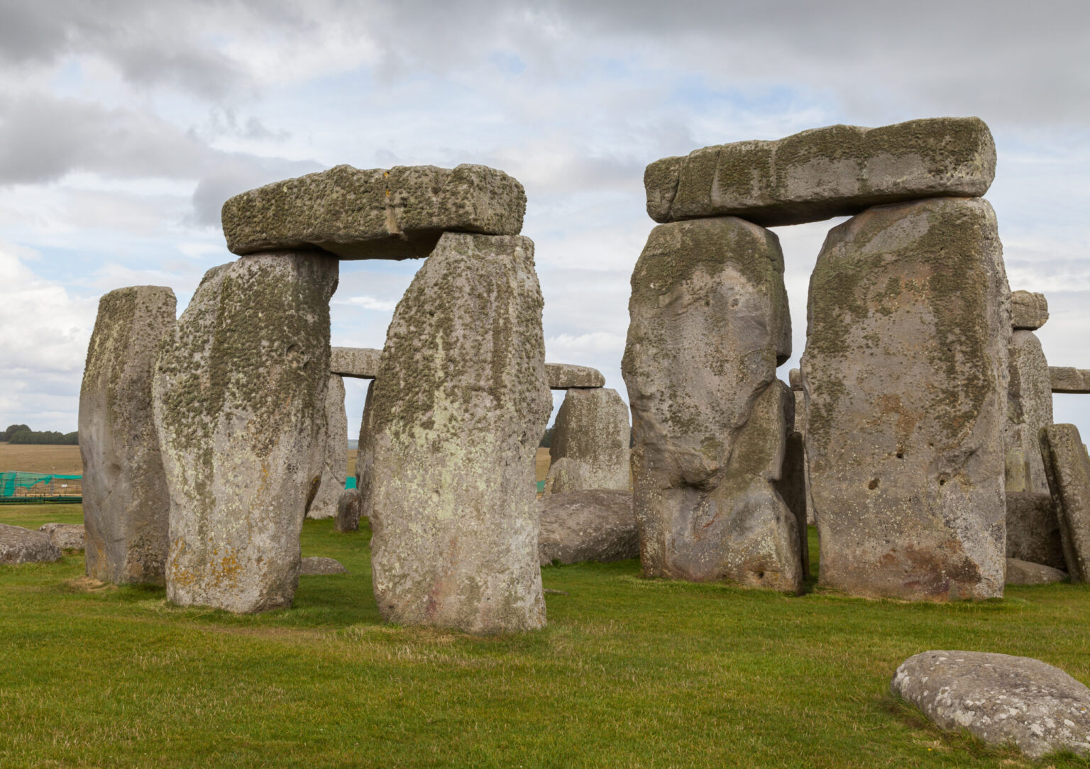 Le cercle de pierres de Stonehenge dans la campagne du Wiltshire