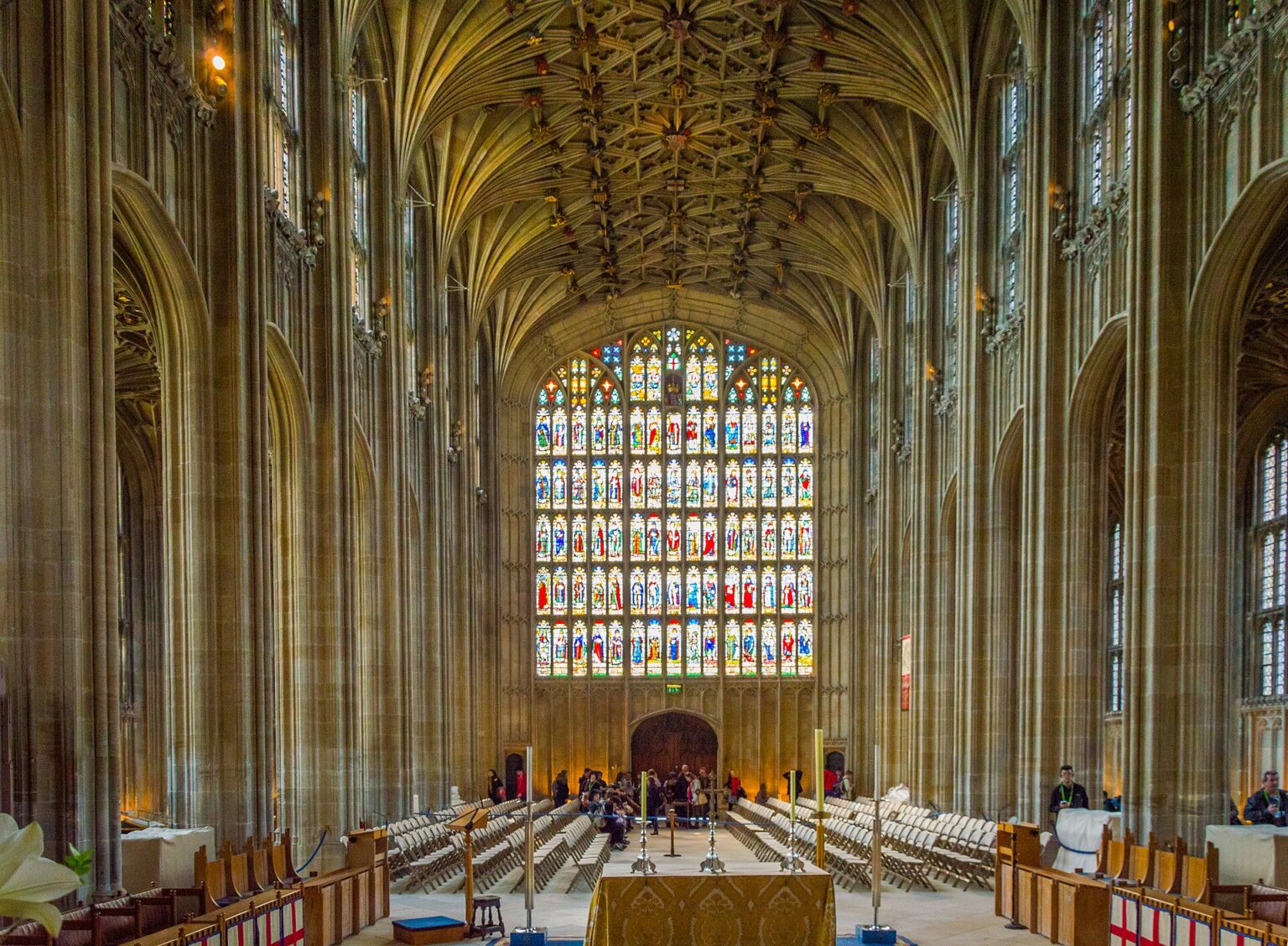 L'intérieur de la chapelle Saint-Georges avec sa voûte en éventail